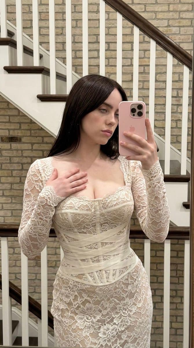 Hyper-Defined Mirror Selfie Prompt (Billie Eilish Identity Lock) — example 1