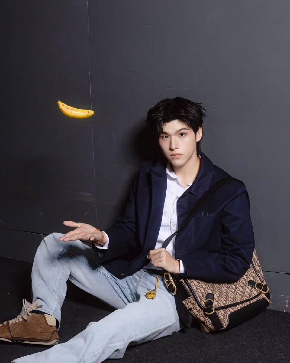 Banana Song Lyrics and Emojis — example 1