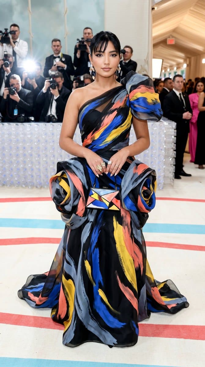 Met Gala Avant-Garde Couture Fashion — example 1