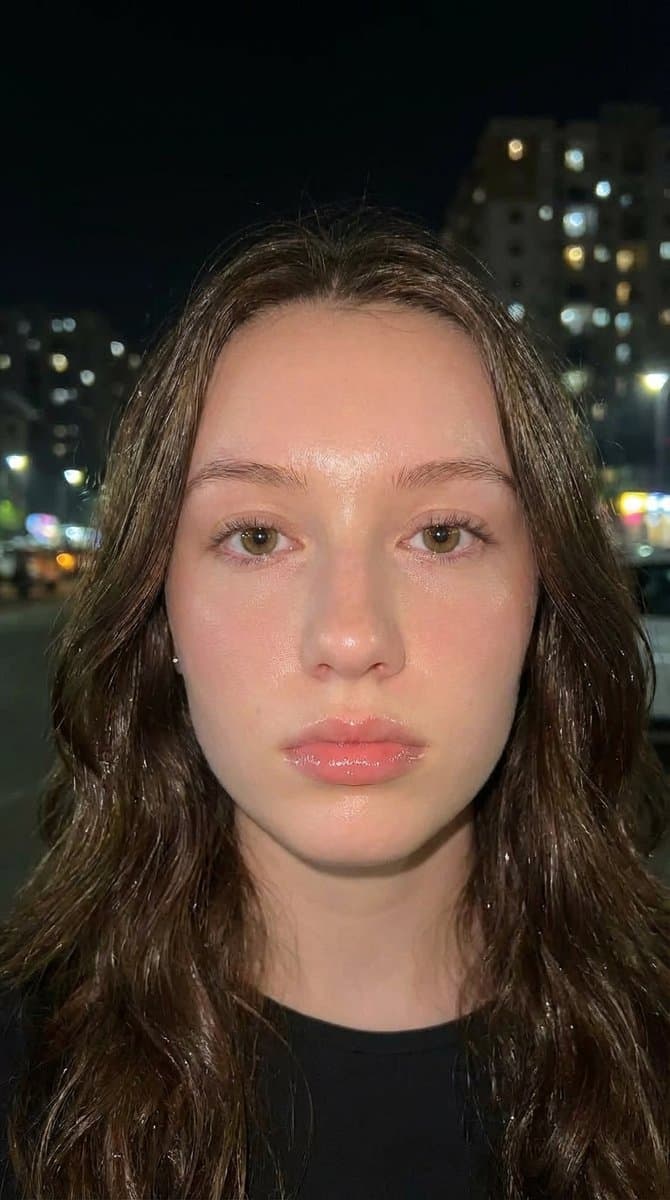 Hyper-Idealized Douyin-Style Night Portrait — example 1