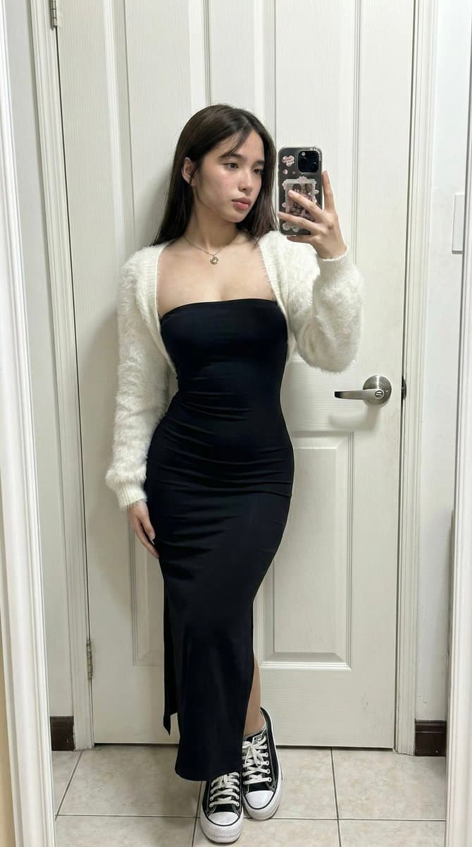 Ultra-Wide Candid Mirror Capture with Bio-Fidelity — example 1
